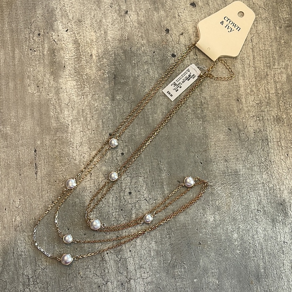 NWT Crown & Ivy faux gold/pearl long necklace 16inches 🙌